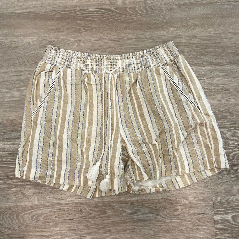 Briggs New York Linen Women’s Striped Beige Summer Shorts L Crochet trim